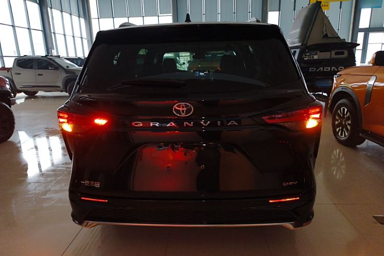 Used Toyota Granvia 2026 Model 2.5L Hybrid Luxury Edition Rear