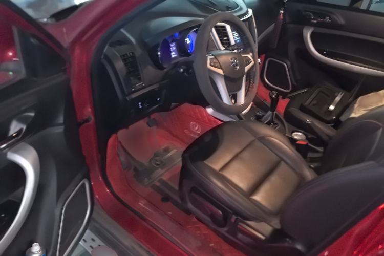 Used CHANGAN CS35 2016 1.6L Manual Luxury Model China IV Standard
