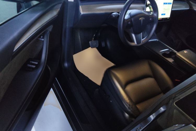 Used Tesla Model Y 2021 Long-Range All-Wheel-Drive Version Driver Seat