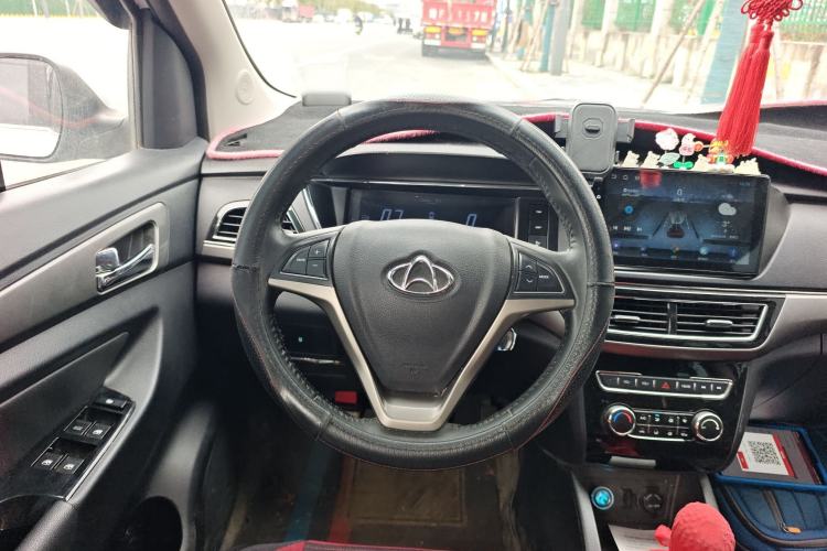 Used CHANGAN KAICHENG Oushang A600 2016 1.5L Manual Luxury 7-Seater Steering Wheel