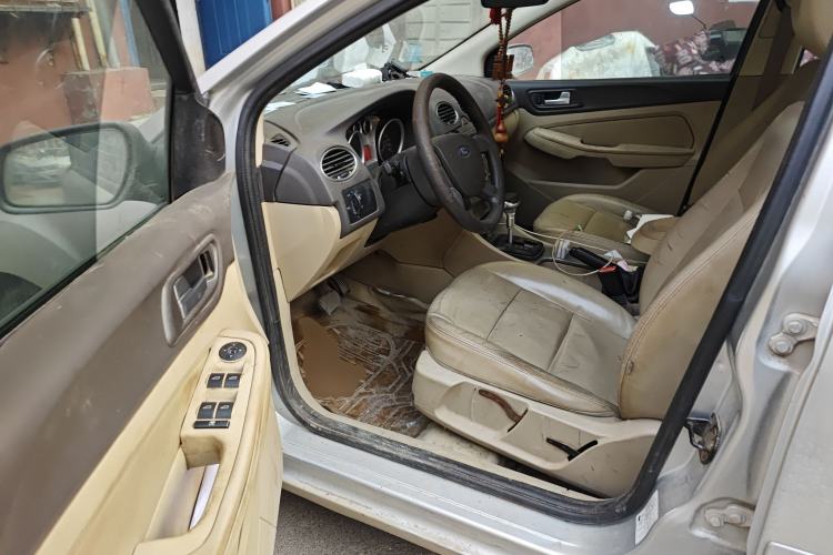 Used Ford Focus 2011 Sedan 1.8L Automatic Fashion Edition
