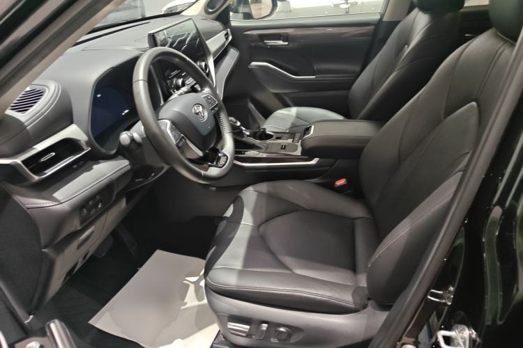 Used Toyota Highlander 2022 Dual-Engine 2.5L Four-Wheel Drive Prestige Version 7 Seats
