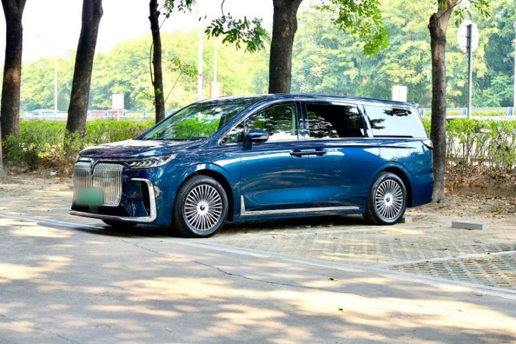 Used VOYAH Dream 2025 PHEV Four-Wheel Drive Prestige Kunpeng Edition