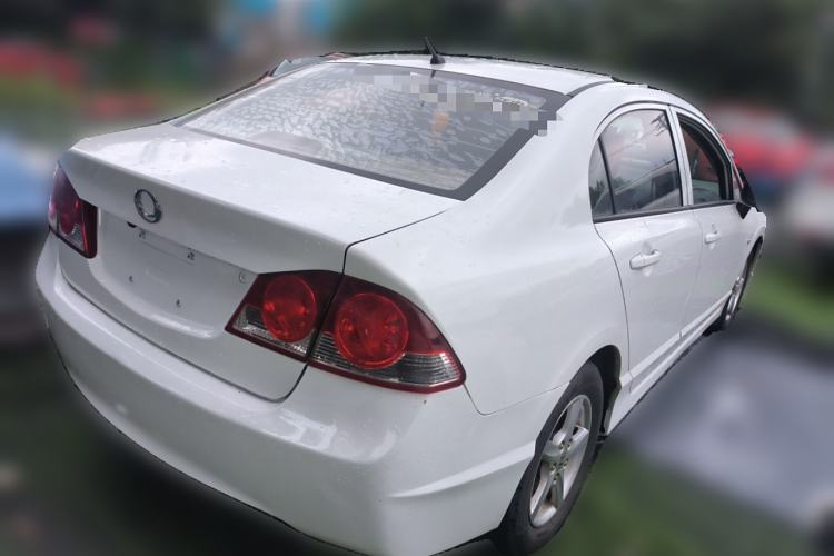 Used CIIMO 2015 1.8L Automatic Comfort Edition
