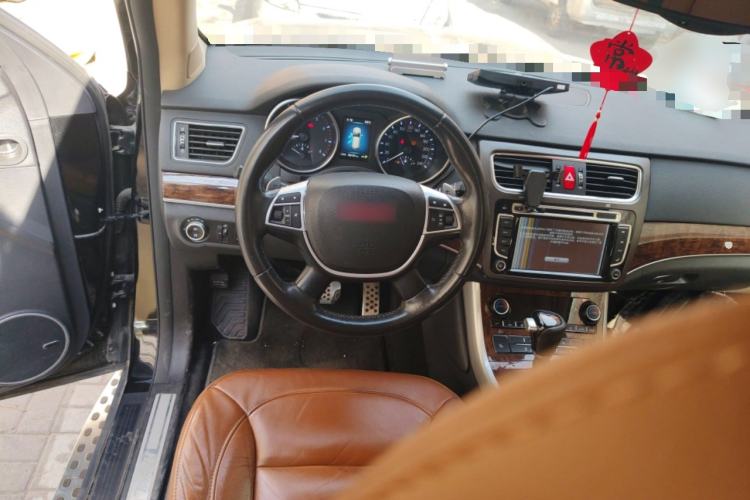 Used Haval H8 2015 2.0T Two-Wheel-Drive Luxury Version Steering Wheel