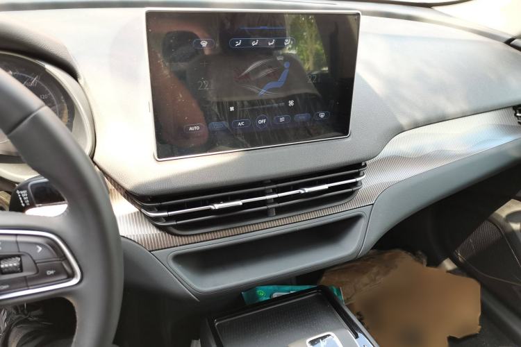 Used Hongqi E-QM5 2024 450km Range Commuter Version
