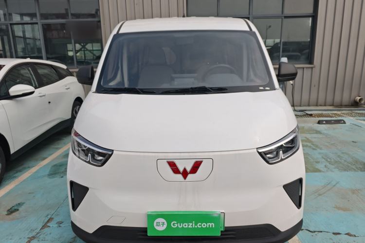 Used Wuling Yangguang 2024 300km Comfort-Grade Passenger Van 60kW