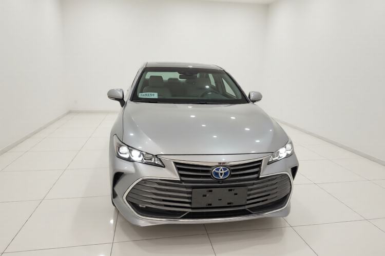 Used Toyota Avalon 2019 Dual-Engine 2.5L XLE Prestige Version China VI Standard