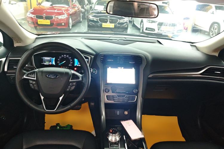 Used Ford Mondeo New Energy 2018 2.0 PHEV Smart-Controlled Fashion Edition China VI Standard Center Console