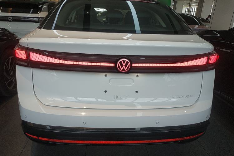 Used Volkswagen ID.7 VIZZION 2024 AIR model Rear