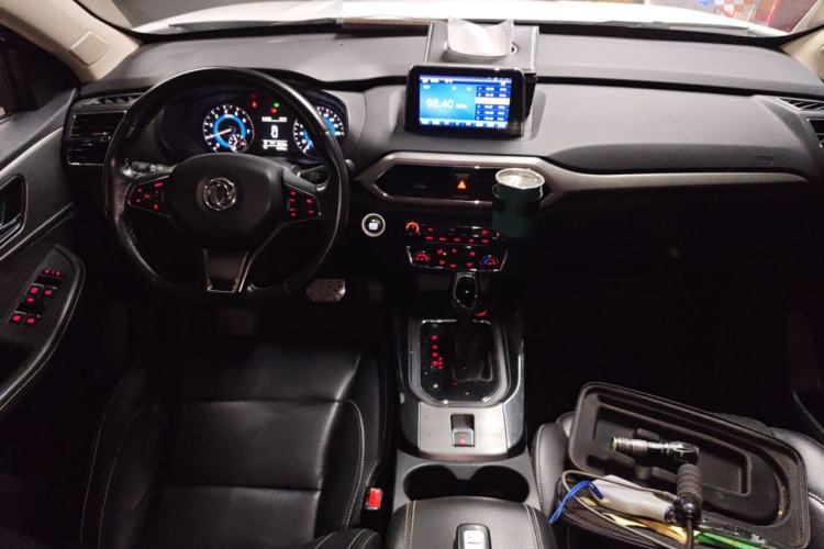 Used Dongfeng Fengon S560 2018 1.8L CVT Prestige Model Center Console