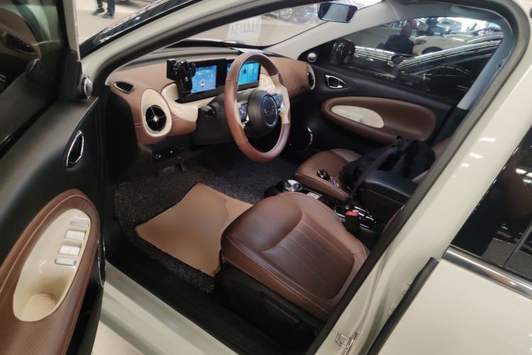 Used Wuling Bingo 2023 333 km Enjoyment Version Left Front Seat