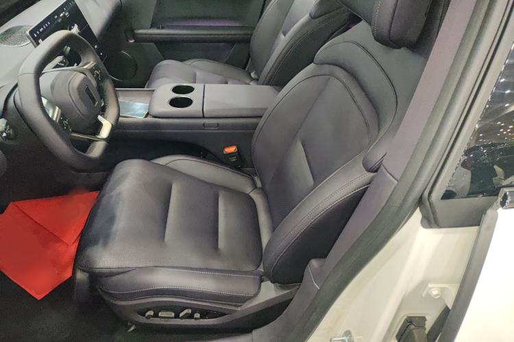 Used Avatr 06 2025 Ultra Pure Electric Edition Left Front Seat