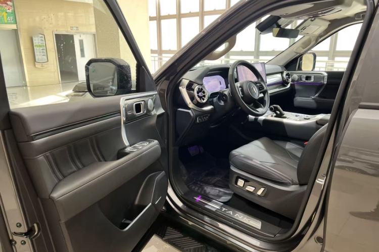 Used Tank 400 2025 2.4T Diesel Version
