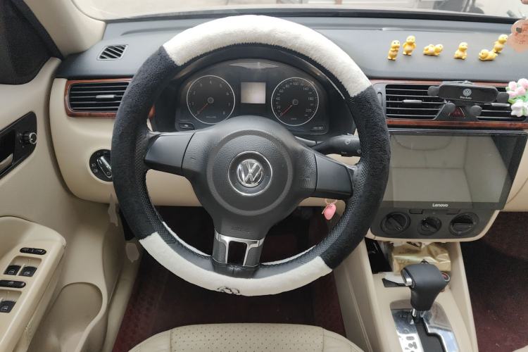 Used Volkswagen Bora 2012 1.6L Automatic Comfort Edition Steering Wheel