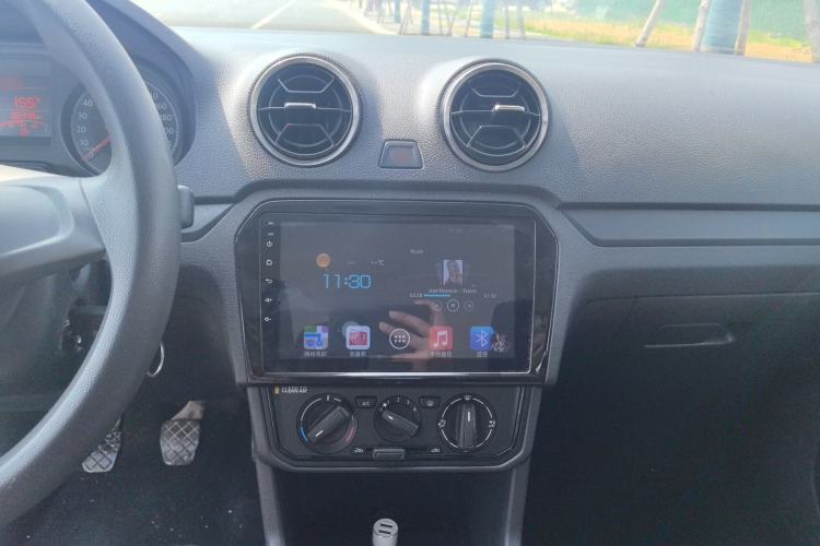 Used Volkswagen Jetta 2017 1.4L Manual Fashion Edition Audio And AC Panel