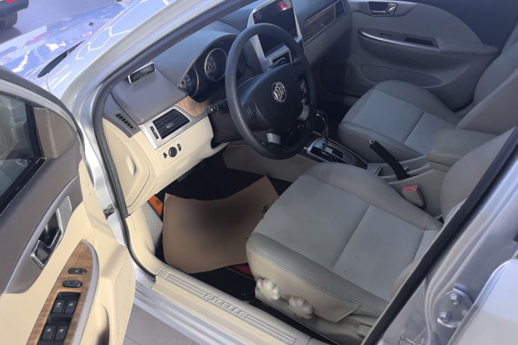 Used Buick Excelle 2015 1.5L Automatic Classic Model
