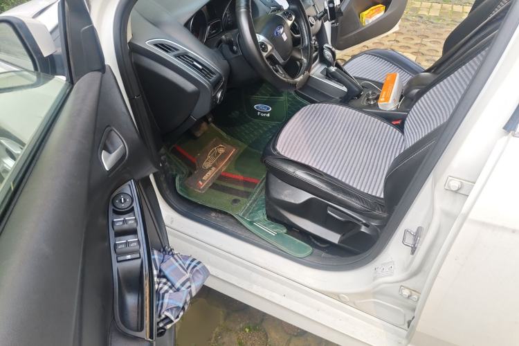 Used Ford Focus 2012 Hatchback 2.0L Automatic Luxury Sport Model Driver Seat