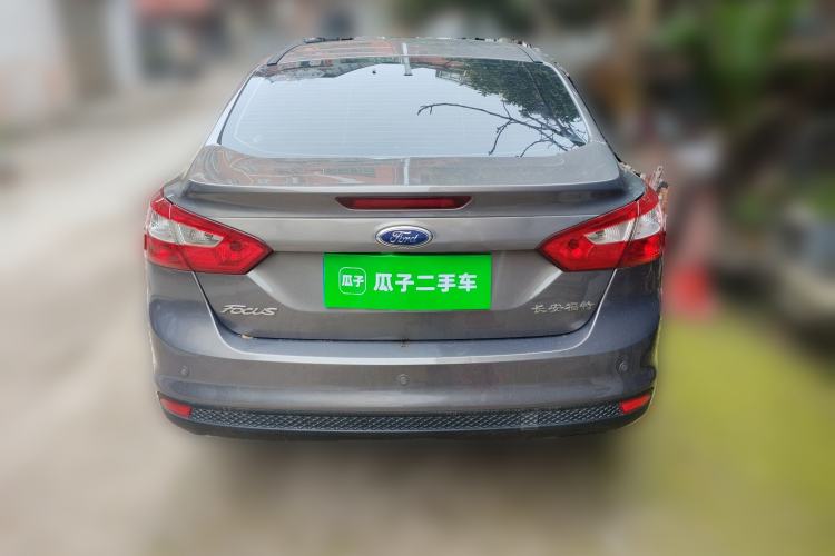 Used Ford Focus 2012 Sedan 1.6L Automatic Fashion Edition
