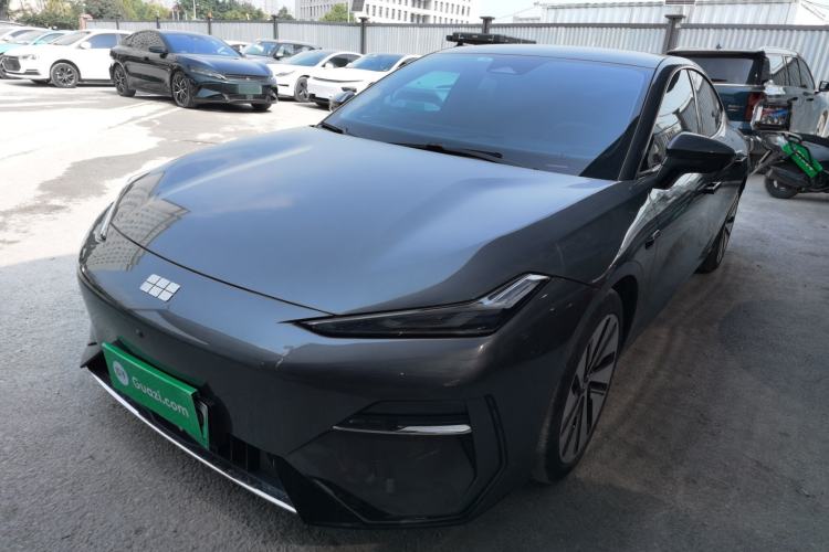 Used Geely Galaxy E8 2024 665 km Range Rear-Drive Starship Long-Range Version