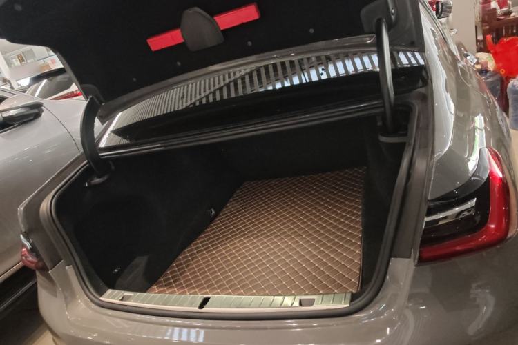 Used BMW 7 Series 2019 740Li Luxury Edition with Premium Package
