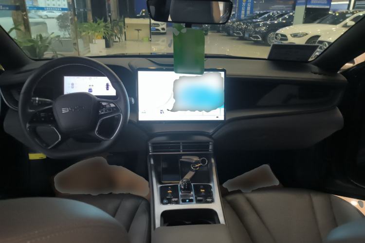 Used BYD Seal 07 DM-i 2025 DM-i 1.5L 125km Elite Model Center Console