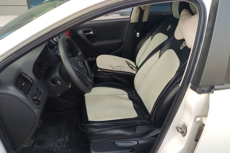 Used Volkswagen Polo 2016 1.4L Manual Fashion Model
