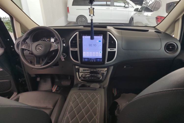 Used Mercedes-Benz Vito 2018 2.0T Elite Version 7 Seats China VI Emission Standard
