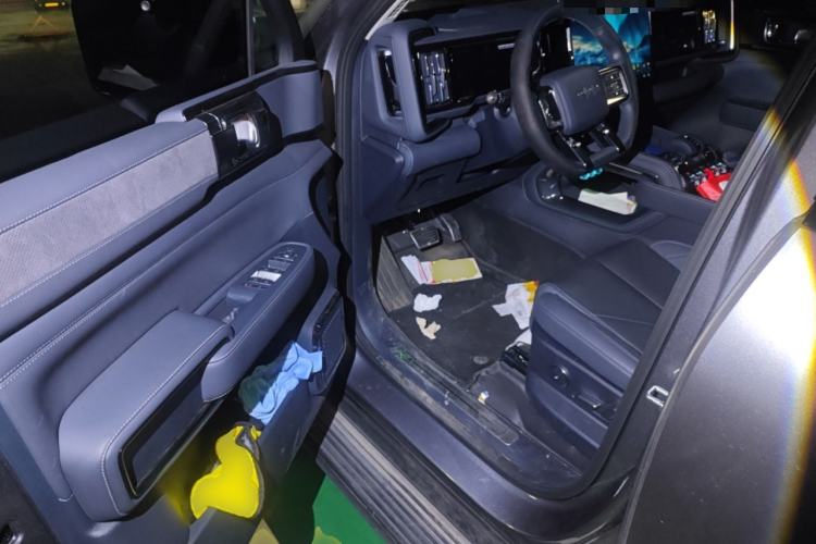 Used Formula Leopard 5 2023 Navigator Edition Driver Seat