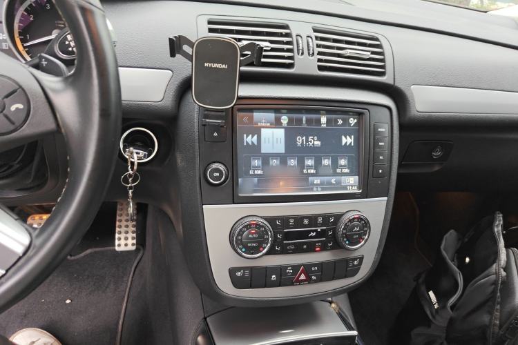 Used Mercedes-Benz R-Class 2014 R 320 4MATIC Business Model Audio And AC Panel