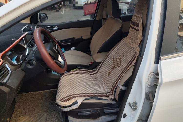 Used Baojun 310W 2017 1.5L Manual Fashion Model China V