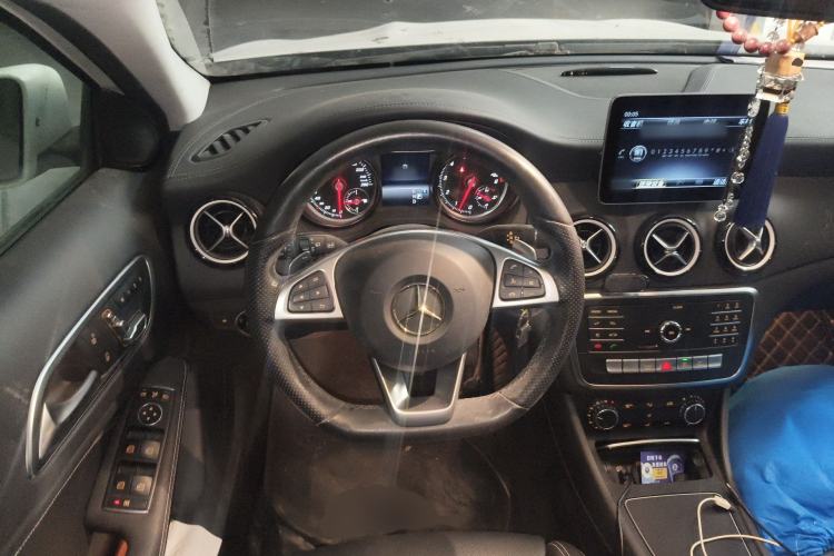 Used Mercedes-Benz GLA 2019 GLA 200 Fashion Model Steering Wheel