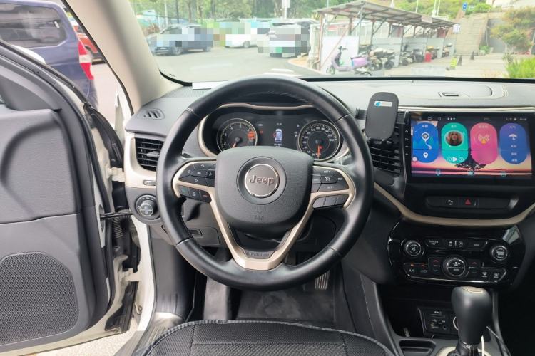 Used Jeep Cherokee 2017 2.0L Superior Edition