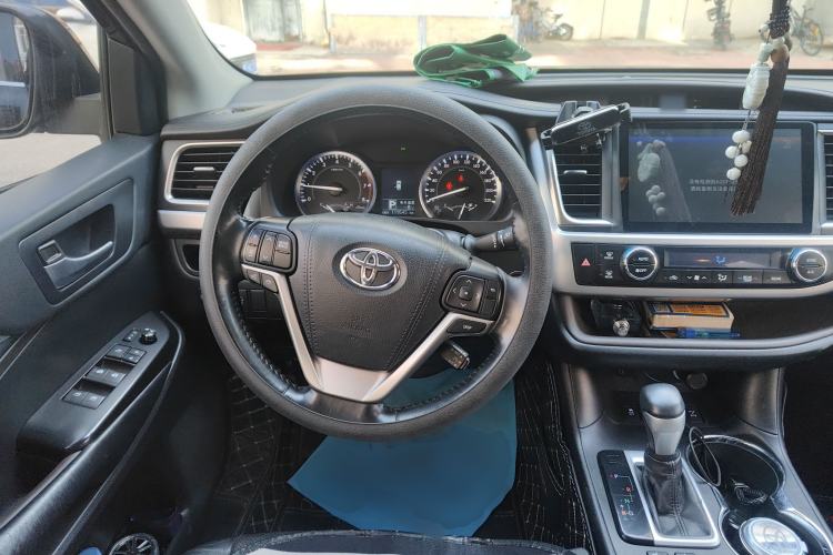 Used Toyota Highlander 2017 2.0T Four-Wheel Drive Luxury Edition 7 Seats