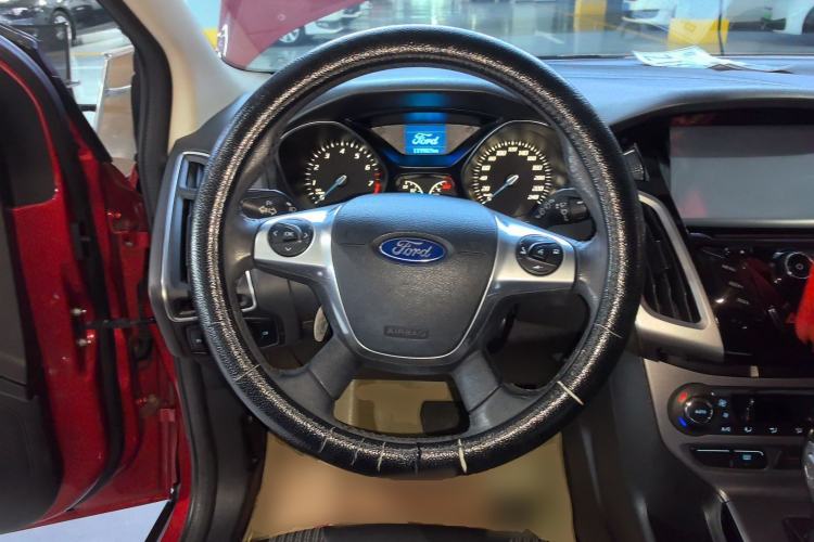 Used Ford Focus 2012 Hatchback 1.6L Automatic Fashion Edition Steering Wheel