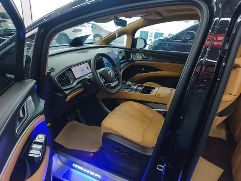 Used Denza D9 2025 Model DM-i Four-Wheel Drive Prestige Edition — 15