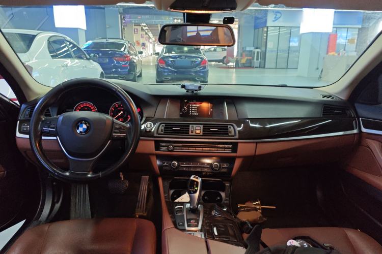 Used BMW 5 Series 2017 525Li Leading Model Center Console