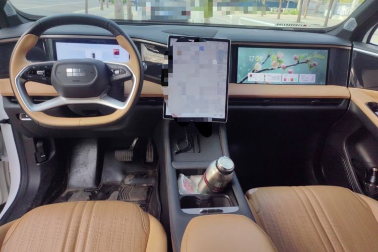 Used Geely Galaxy L7 2023 1.5T 115 km Starship Center Console