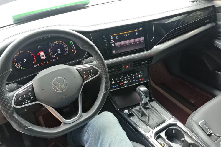 Used Volkswagen Passat 2023 Revised 330TSI Elite Edition Center Console