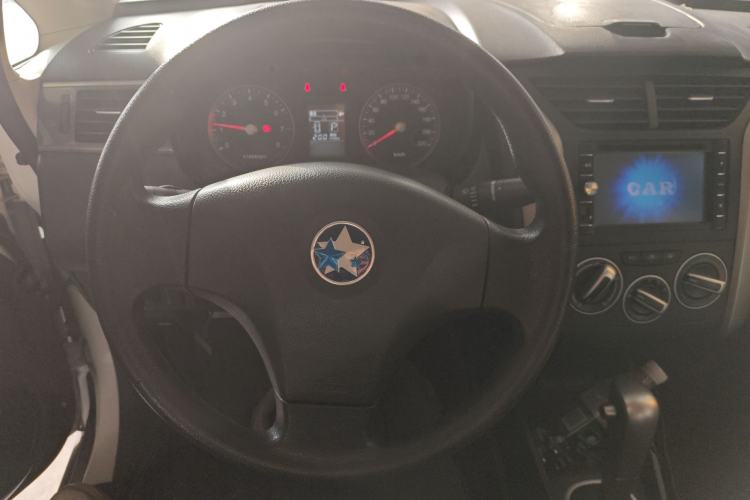 Used Venucia R50X 2015 1.6L Automatic Trend Edition