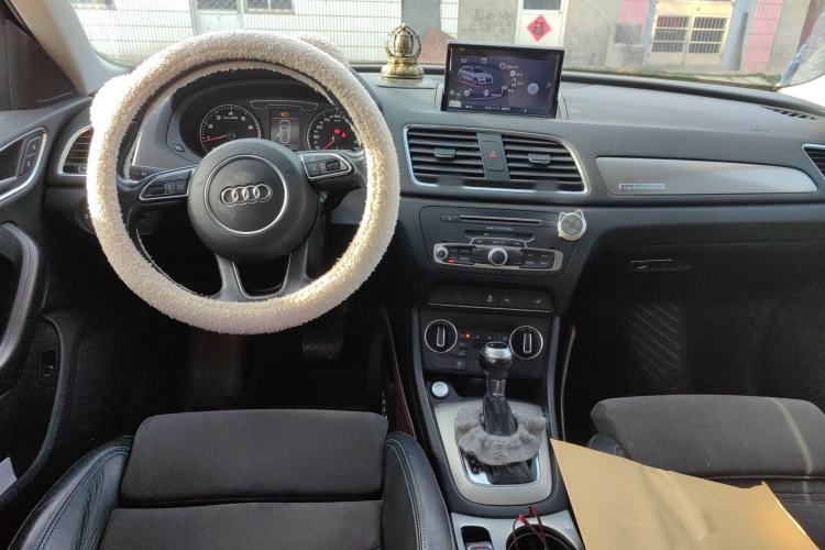 Used Audi Q3 2016 40 TFSI quattro all-wheel-drive sport model
