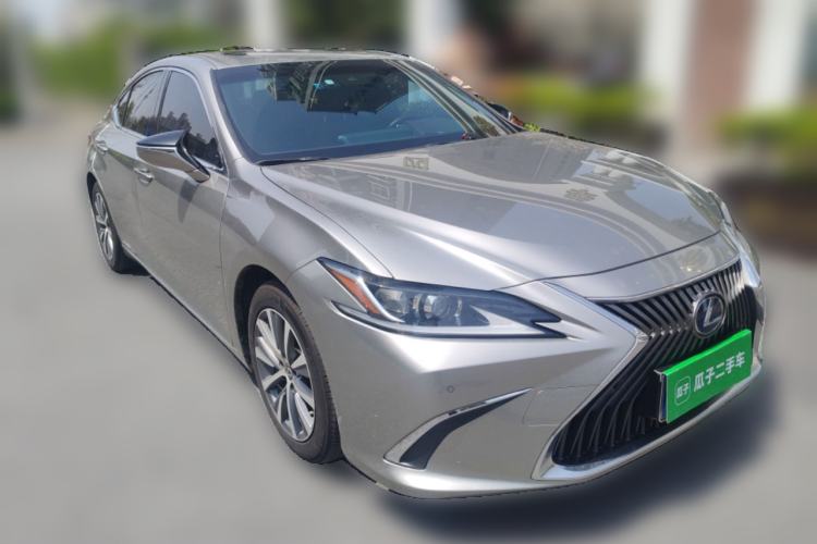 Used Lexus ES 2020 300h Premier Edition