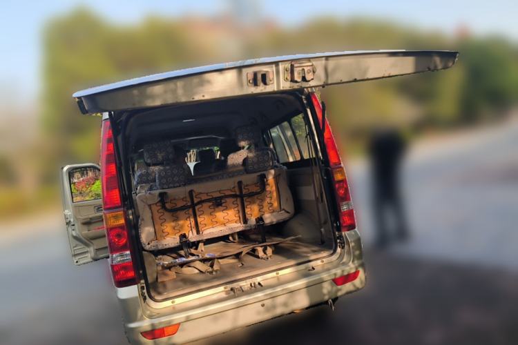 Used Dongfeng Xiaokang C37 2012 1.4L Standard Edition DK13-06
