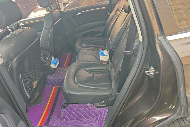 Used Audi Q7 2013 35 TFSI Ambition Edition Left Rear Seat