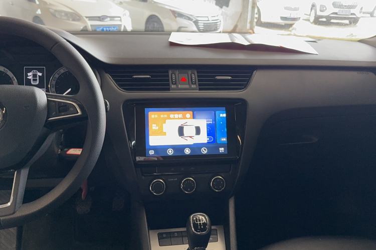 Used Skoda Octavia 2022 1.5L Manual Comfort Edition Interior 4