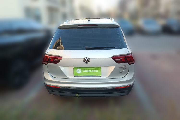 Used Volkswagen Tiguan L 2018 330TSI Automatic Two-Wheel Drive Luxury Edition Rear