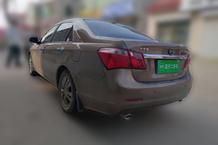 Used BYD G6 2011 2.0L Manual Luxury Version
