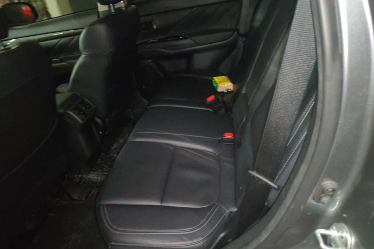 Used Mitsubishi Outlander 2019 2.0L Two-Wheel Drive Comfort Edition 5 Seats China VI Standard