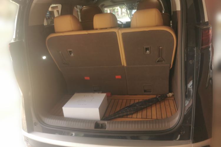 Used Denza D9 2022 DM-i 970 Four-Wheel Drive Prestige Model
