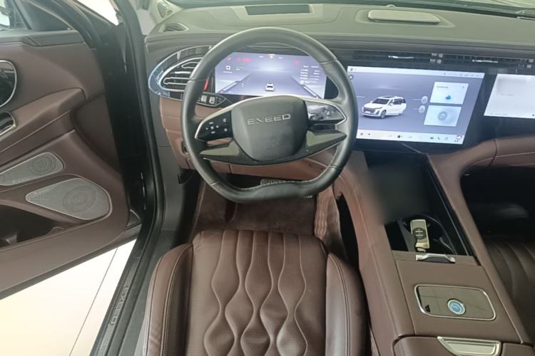 Used EXEED Lanyue 2023 400T Two-Wheel Drive StarRui Edition 6 Seats Steering Wheel